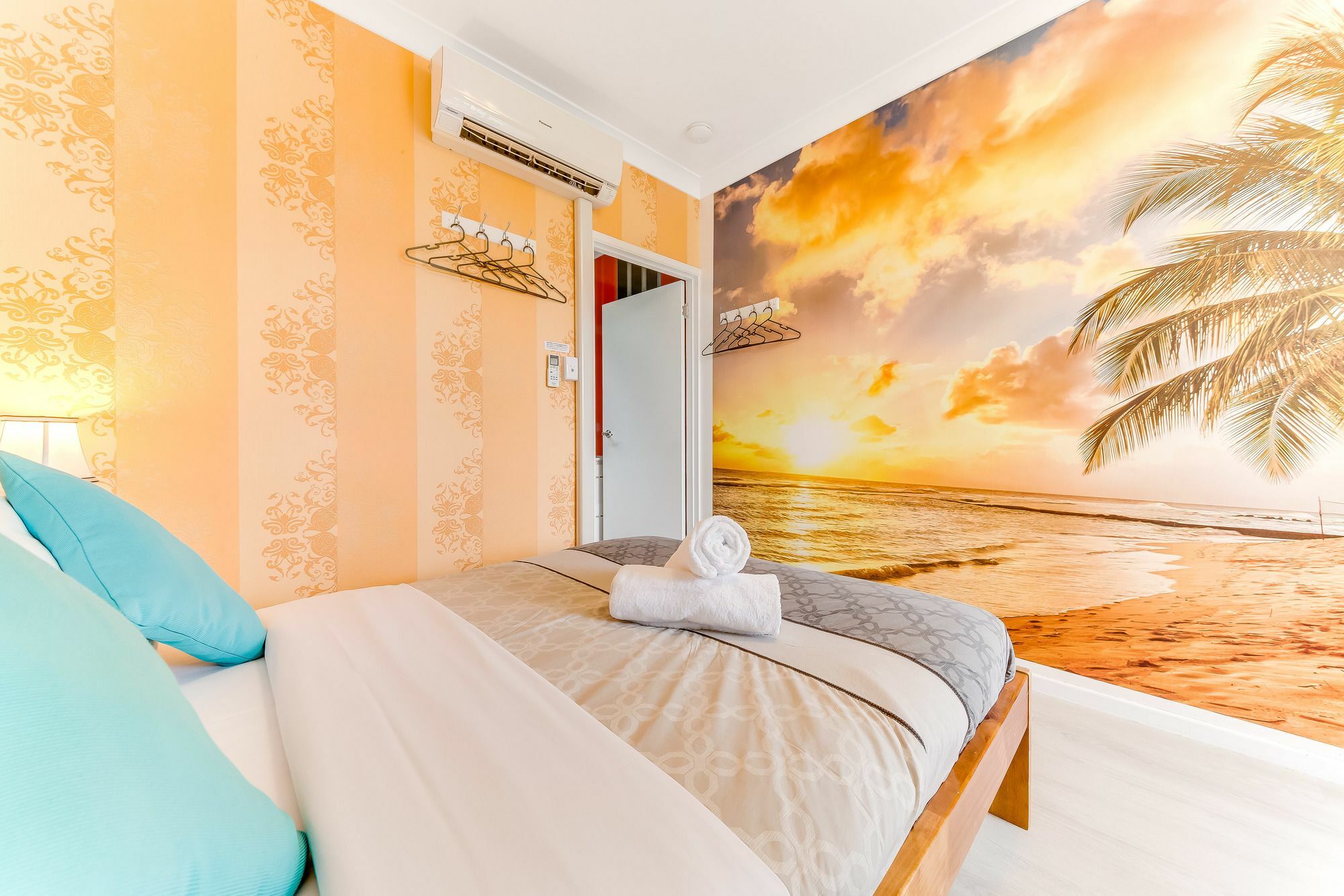 Coral Inn Boutique Hotel Yeppoon Extérieur photo
