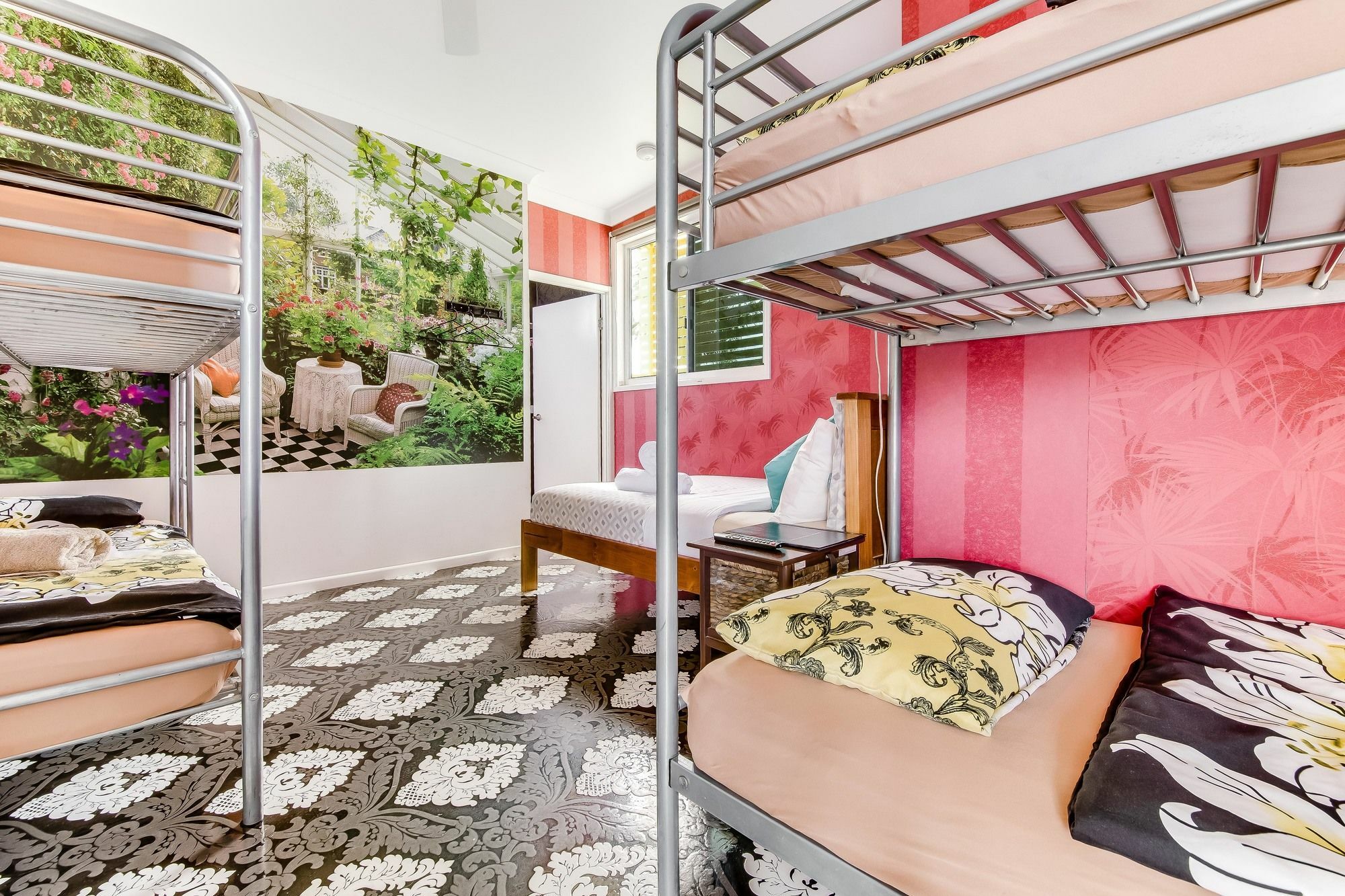 Coral Inn Boutique Hotel Yeppoon Extérieur photo